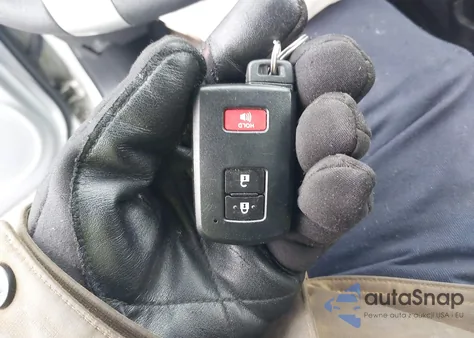 2013 Toyota Prius C Three from USA, damaged, VIN JTDKDTB34D1045772